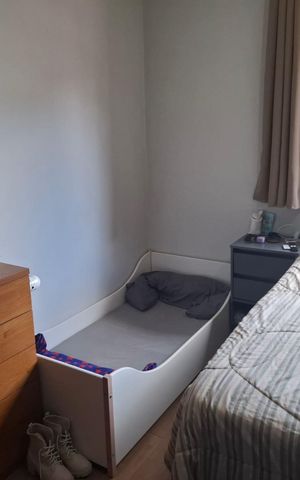Casa à venda com 200m², 3 quartos e 2 vagas Casa à venda com 200m², 3 quartos e 2 vagasQuarto 1