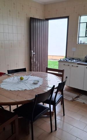 Casa à venda com 200m², 3 quartos e 2 vagas Casa à venda com 200m², 3 quartos e 2 vagasCozinha