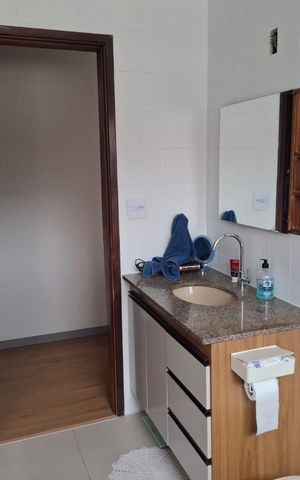 Casa à venda com 200m², 3 quartos e 2 vagas Casa à venda com 200m², 3 quartos e 2 vagasBanheiro superior