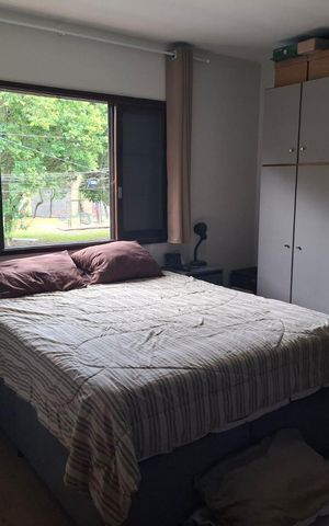 Casa à venda com 200m², 3 quartos e 2 vagas Casa à venda com 200m², 3 quartos e 2 vagasQuarto 1