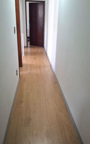 Casa à venda com 200m², 3 quartos e 2 vagas Casa à venda com 200m², 3 quartos e 2 vagasCorredor superior