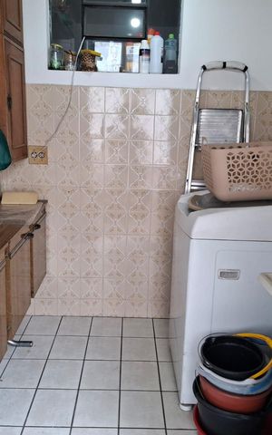 Casa à venda com 200m², 3 quartos e 2 vagas Casa à venda com 200m², 3 quartos e 2 vagasÁrea de serviço