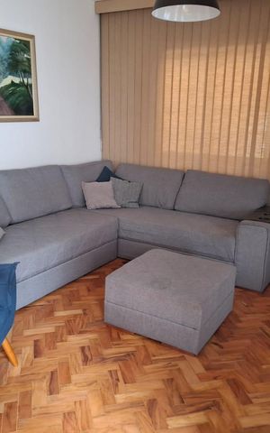 Casa à venda com 200m², 3 quartos e 2 vagas Casa à venda com 200m², 3 quartos e 2 vagasSala