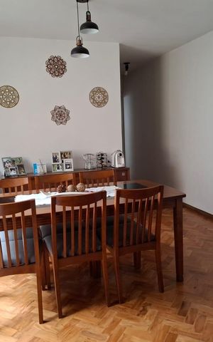 Casa à venda com 200m², 3 quartos e 2 vagas Casa à venda com 200m², 3 quartos e 2 vagasSala de jantar