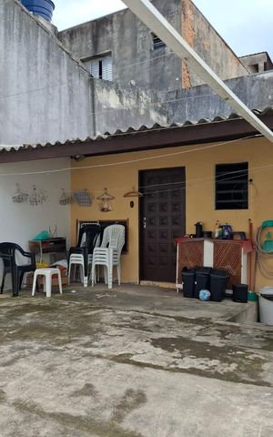 Casa à venda com 200m², 3 quartos e 2 vagas Casa à venda com 200m², 3 quartos e 2 vagasEdicula