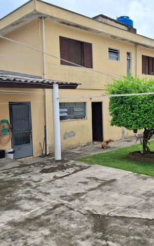 Casa à venda com 200m², 3 quartos e 2 vagas Casa à venda com 200m², 3 quartos e 2 vagasEdicula