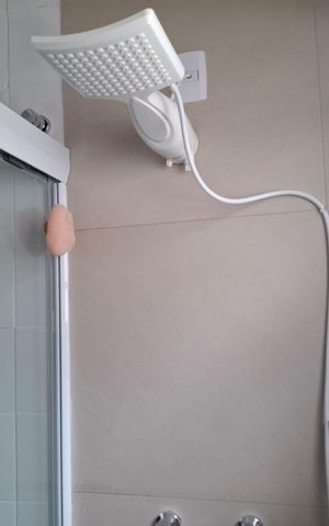 Casa à venda com 200m², 3 quartos e 2 vagas Casa à venda com 200m², 3 quartos e 2 vagasBanheiro superior