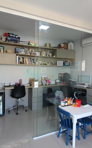Apartamento à venda com 143m², 2 quartos e 2 vagasEscritório