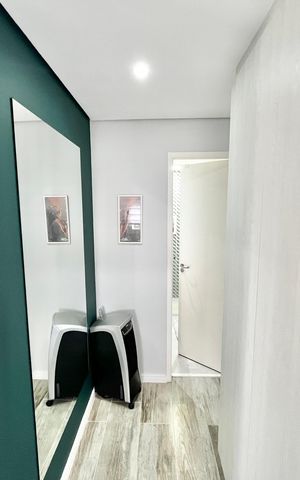 Apartamento à venda com 130m², 2 quartos e 2 vagas Apartamento à venda com 130m², 2 quartos e 2 vagasCloset da suíte