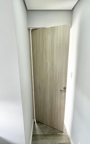Apartamento à venda com 130m², 2 quartos e 2 vagas Apartamento à venda com 130m², 2 quartos e 2 vagasCloset da suíte