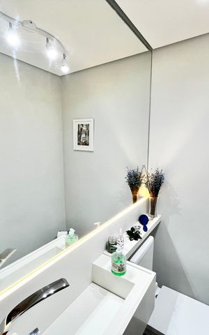 Apartamento à venda com 130m², 2 quartos e 2 vagas Apartamento à venda com 130m², 2 quartos e 2 vagasLavabo