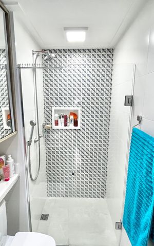 Apartamento à venda com 130m², 2 quartos e 2 vagas Apartamento à venda com 130m², 2 quartos e 2 vagasBanheiro da Suíte