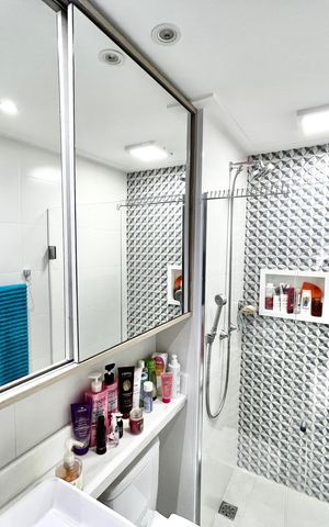 Apartamento à venda com 130m², 2 quartos e 2 vagas Apartamento à venda com 130m², 2 quartos e 2 vagasBanheiro da Suíte