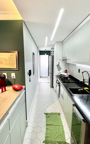 Apartamento à venda com 130m², 2 quartos e 2 vagas Apartamento à venda com 130m², 2 quartos e 2 vagasCozinha