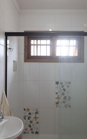 Casa à venda com 500m², 3 quartos e 5 vagasBanheiro da Suíte 1