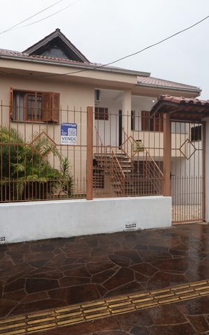 Casa à venda com 500m², 3 quartos e 5 vagasFachada