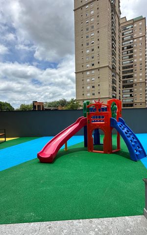 Apartamento à venda com 94m², 3 quartos e 2 vagas Apartamento à venda com 94m², 3 quartos e 2 vagasÁrea comum - Playground