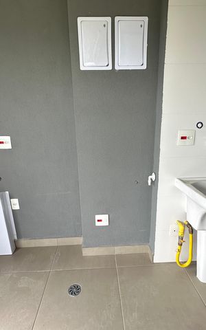 Apartamento à venda com 94m², 3 quartos e 2 vagas Apartamento à venda com 94m², 3 quartos e 2 vagasÁrea de Serviço