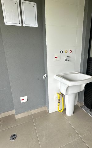 Apartamento à venda com 94m², 3 quartos e 2 vagas Apartamento à venda com 94m², 3 quartos e 2 vagasÁrea de Serviço
