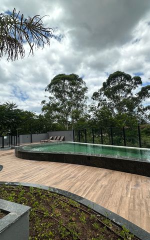 Apartamento à venda com 94m², 3 quartos e 2 vagas Apartamento à venda com 94m², 3 quartos e 2 vagasÁrea comum - Piscina