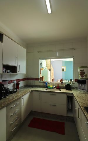 Casa à venda com 150m², 3 quartos e 4 vagasCozinha 