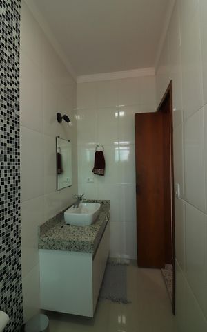 Casa à venda com 150m², 3 quartos e 4 vagasSuíte 2 Banheiro 
