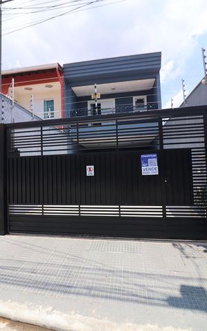 Casa à venda com 150m², 3 quartos e 4 vagasFachada 