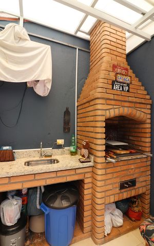 Casa à venda com 150m², 3 quartos e 4 vagasEspaço Gourmet