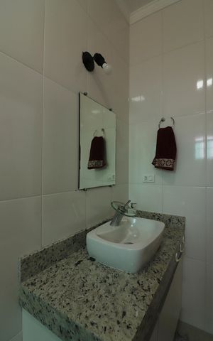 Casa à venda com 150m², 3 quartos e 4 vagasSuíte 2 Banheiro 