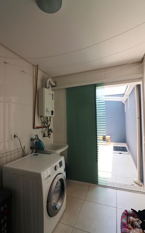 Casa à venda com 150m², 3 quartos e 4 vagasÁrea de Serviço