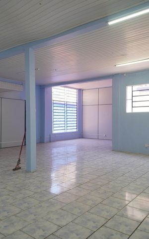 Casa à venda com 288m², 2 quartos e 5 vagasSalão 1