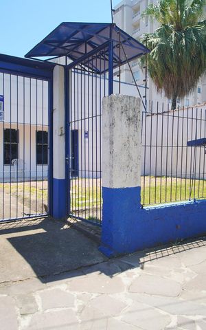 Casa à venda com 288m², 2 quartos e 5 vagasFachada