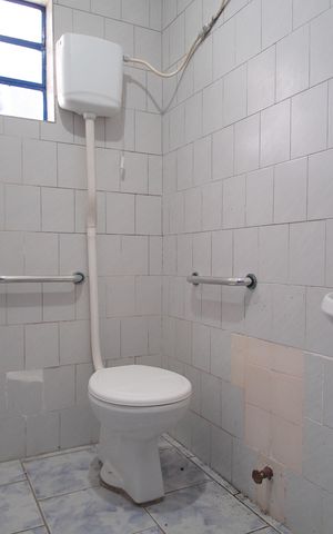 Casa à venda com 288m², 2 quartos e 5 vagasBanheiro 2