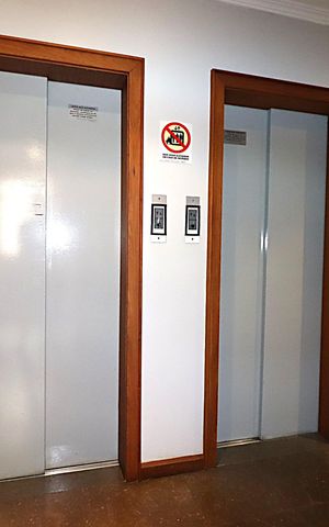 Apartamento à venda com 106m², 3 quartos e 2 vagasElevadores