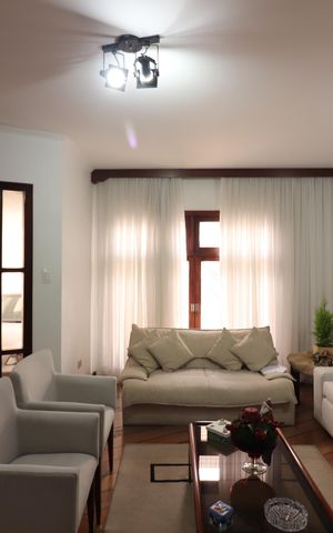 Casa à venda com 260m², 3 quartos e 2 vagasSala 