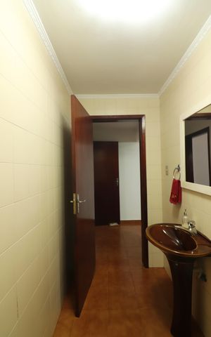 Casa à venda com 260m², 3 quartos e 2 vagasBanheiro Social 2