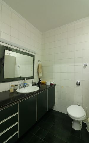 Casa à venda com 260m², 3 quartos e 2 vagasQuarto 1 - Suíte Banheiro 