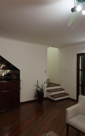 Casa à venda com 260m², 3 quartos e 2 vagasSala 