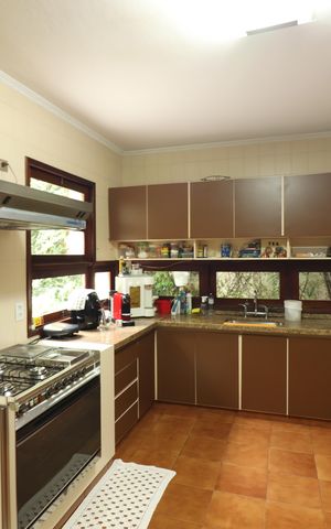 Casa à venda com 260m², 3 quartos e 2 vagasCozinha 
