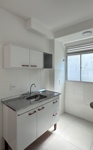 Apartamento à venda com 44m², 2 quartos e 1 vaga Apartamento à venda com 44m², 2 quartos e 1 vagaCozinha e Área de Serviço