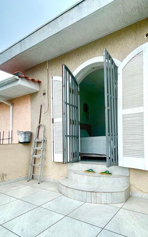 Casa à venda com 110m², 3 quartos e 1 vaga Casa à venda com 110m², 3 quartos e 1 vagaSacada