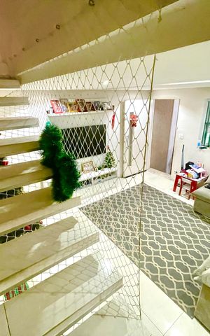 Casa à venda com 110m², 3 quartos e 1 vaga Casa à venda com 110m², 3 quartos e 1 vagaSala