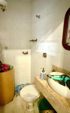 Casa à venda com 110m², 3 quartos e 1 vaga Casa à venda com 110m², 3 quartos e 1 vagaBanheiro de Serviço