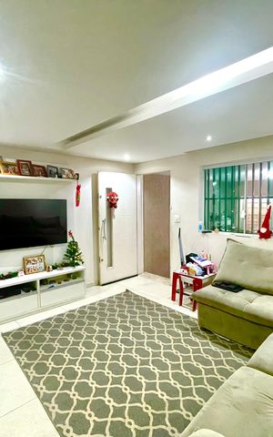 Casa à venda com 110m², 3 quartos e 1 vaga Casa à venda com 110m², 3 quartos e 1 vagaSala
