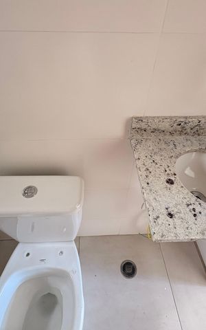Apartamento à venda com 63m², 2 quartos e 1 vaga Apartamento à venda com 63m², 2 quartos e 1 vagaBanheiro da suíte