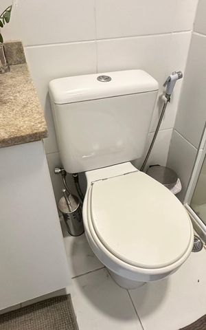 Apartamento à venda com 229m², 3 quartos e 2 vagas Apartamento à venda com 229m², 3 quartos e 2 vagasBanheiro quarto 3