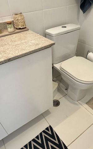 Apartamento à venda com 229m², 3 quartos e 2 vagas Apartamento à venda com 229m², 3 quartos e 2 vagasBanheiro social
