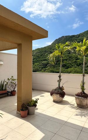 Apartamento à venda com 229m², 3 quartos e 2 vagas Apartamento à venda com 229m², 3 quartos e 2 vagasCobertura