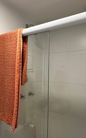 Apartamento à venda com 229m², 3 quartos e 2 vagas Apartamento à venda com 229m², 3 quartos e 2 vagasBanheiro quarto 3