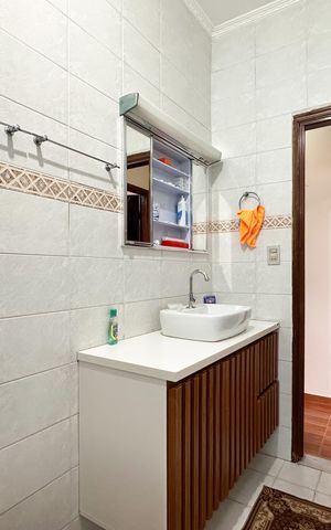 Casa à venda com 138m², 3 quartos e 2 vagas Casa à venda com 138m², 3 quartos e 2 vagasBanheiro Social